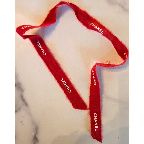 Authentic Chanel Classic Ribbon 20 in Length Red White Logo Print Gift Wrap - Picture 1 of 3